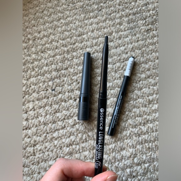 New Black Eye liquid and pencil eyeliner bundle set - Picture 4 of 6